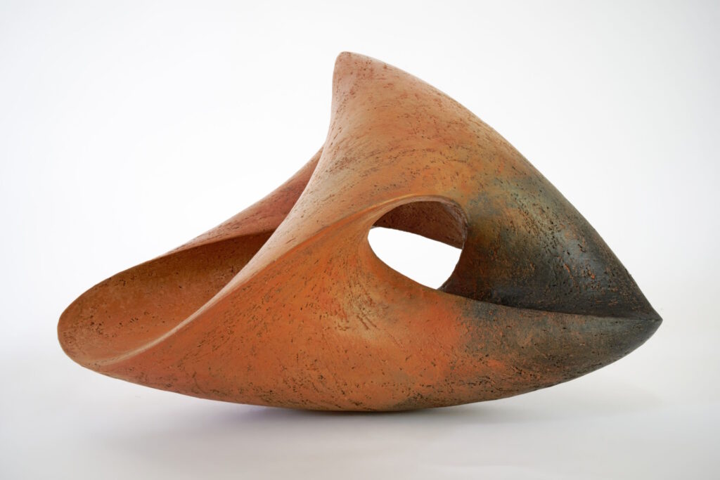 Keramikskulptur "Ninde II", von Sabine Classen