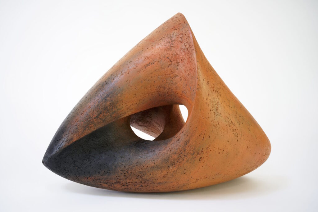 Keramikskulptur "Ninde II", von Sabine Classen
